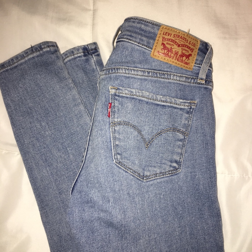 Levi’s 711 skinny jeans